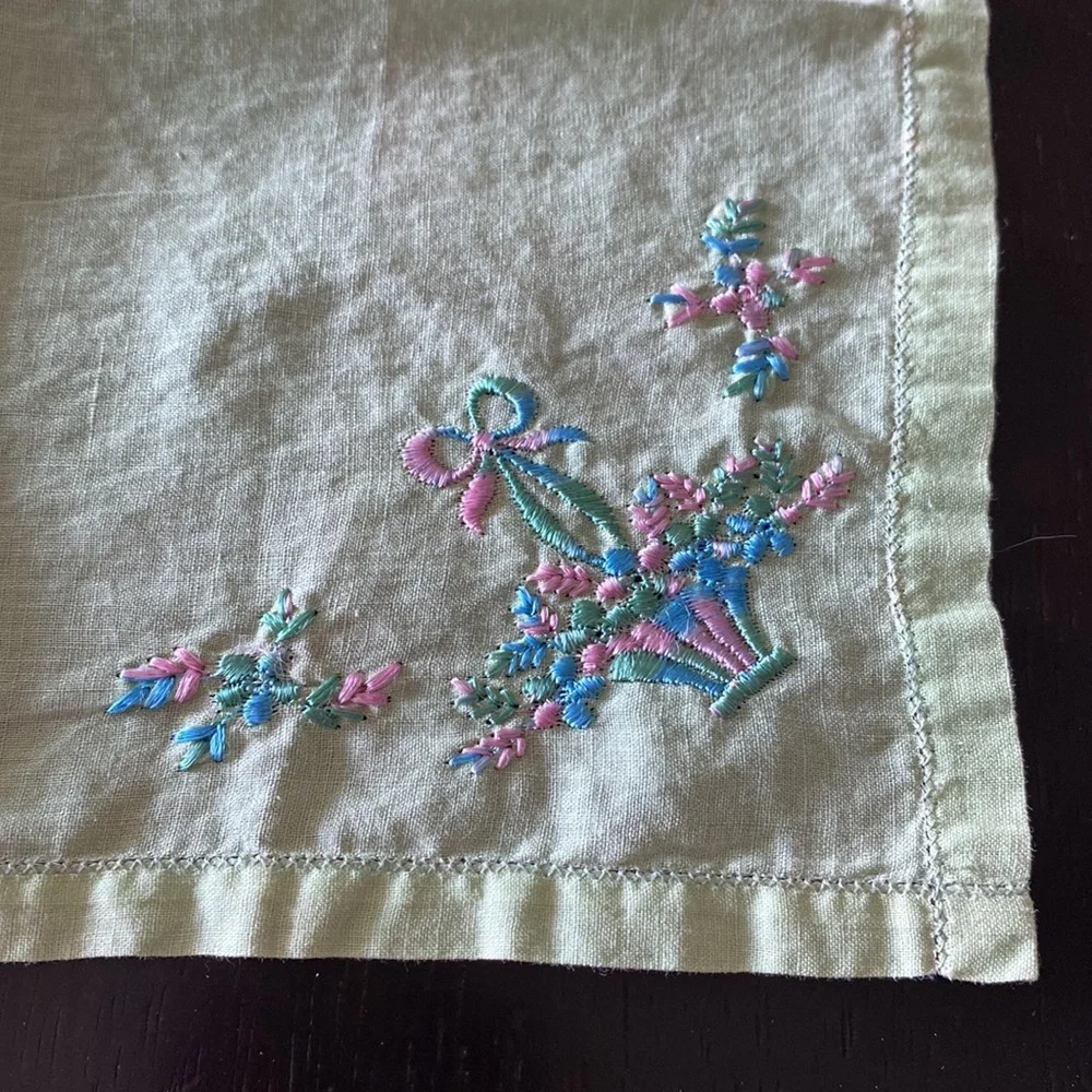 Vtg Embroidered Floral Linen Tea Napkin - Pastel Green!